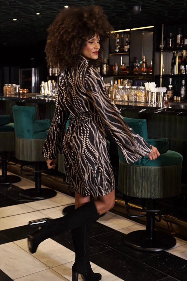 Black Geometric Spot Fluted Sleeve Shift Dress 9 Black Geometric Spot Fluted Sleeve Shift Dress - Image 7