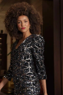 Black & Gold Geometric Sequin Embellished Dress -SOSANDAR Sales 058f6731d65b201301864feb8e755afbacff1b37