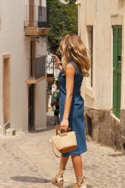 Mid Blue Sleeveless Button Front Midi Dress 11 Mid Blue Sleeveless Button Front Midi Dress -SOSANDAR Sales f86142ea4bb94699ba1ea2c935999076e2186e6e