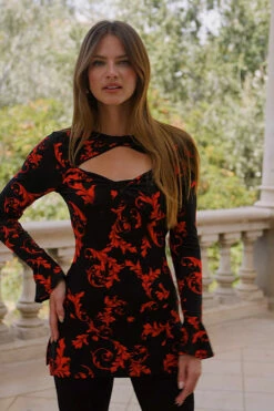 Black & Red Baroque Print Keyhole Detail Fluted Cuff Jersey Top -SOSANDAR Sales fb6deb1f8326766982c9c332a7d77f6711857ce0