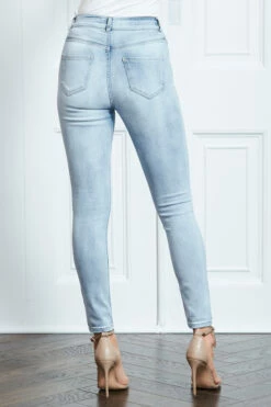 Light Wash Perfect Skinny Jeans -SOSANDAR Sales s10 s20bd002dm ss19or01we 033