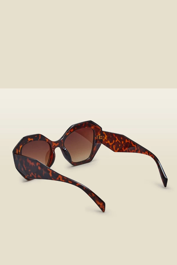 Tortoiseshell Angular Sunglasses 5 Tortoiseshell Angular Sunglasses - Image 3