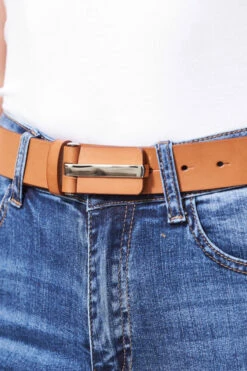 Tan Leather Waist Belt With Gold Clasp 9 Tan Leather Waist Belt With Gold Clasp -SOSANDAR Sales web d2s11 s21tk108gy a19bd004io 169 1