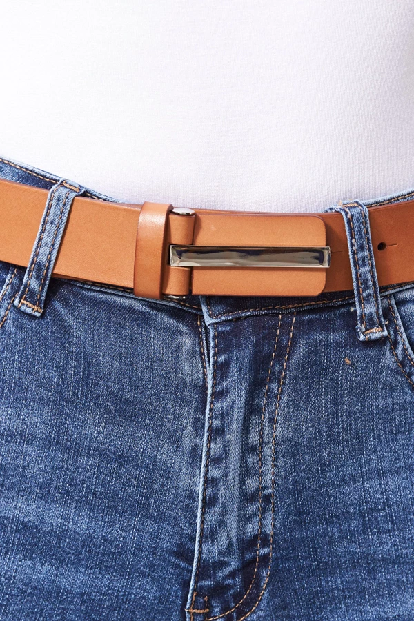 Tan Leather Waist Belt With Gold Clasp 4 Tan Leather Waist Belt With Gold Clasp - Image 2