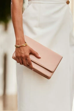 Nude Faux Leather Clutch Bag -SOSANDAR Sales web2 2304 06 s23dw007we0001 06 061