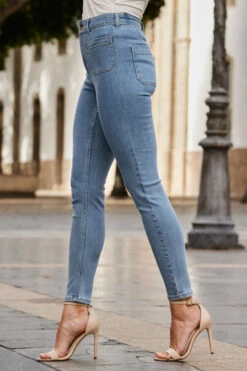 Mid Blue Pocket Detail Skinny Jeans -SOSANDAR Sales web2 2304 17 s23bd026be0010 s22tj153cm0001 s22op002bn0003 17 530