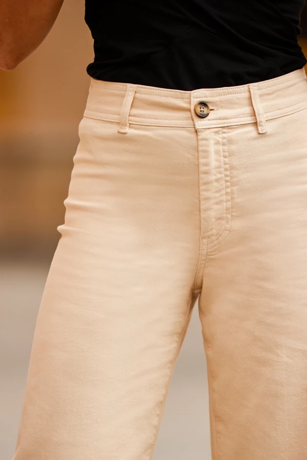 Ecru Cropped Wide Leg Jeans 7 Ecru Cropped Wide Leg Jeans - Image 5