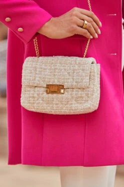 Natural Boucle Clasp Detail Cross Body Bag -SOSANDAR Sales web 2303 105 s23ow055pk0013 s23bw013iv0001 105 019