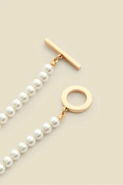 Gold Toggle Detail Pearl Necklace -SOSANDAR Sales web 2303 box s23ac028we0001 b copy
