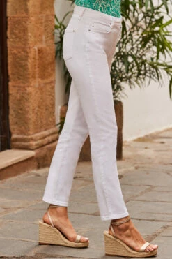 White Denim Slim Leg Jeans 10 White Denim Slim Leg Jeans -SOSANDAR Sales web 2305 123 s23tj191grcv02 s22bd010we0001 123 263