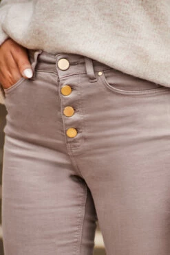 Mocha Brown Button Front Skinny Jeans -SOSANDAR Sales web 2307 34 a21bd004bn0024 a23tk203nl0003 34 251 rt