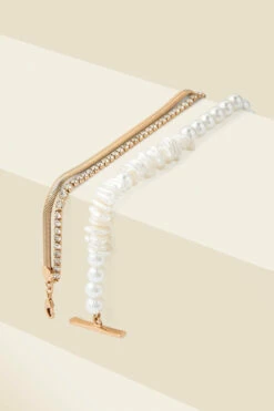 Gold Triple Layer Diamante & Pearl Toggle Detail Necklace 7 Gold Triple Layer Diamante & Pearl Toggle Detail Necklace -SOSANDAR Sales web 2307 box a23ac023we0001 a