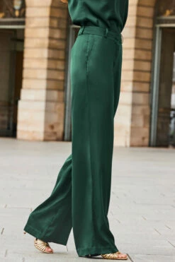 Emerald Green Satin Wide Leg Trousers -SOSANDAR Sales web 2308 50 a23tw011gn0001 s23bw030gn0001 50 339 rt