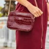Wine Croc Faux Leather Chain Detail Cross Body Bag -SOSANDAR Sales web 2308 80 a23dw031rd0004 80 278