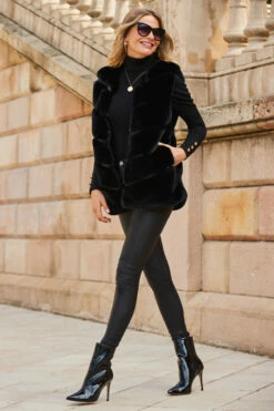 Black Coated Perfect Skinny Jeans -SOSANDAR Sales web 2309 11 a23ow020bk0001 a19tk090bk0001 s21bd014bk0001 11 028 2 3