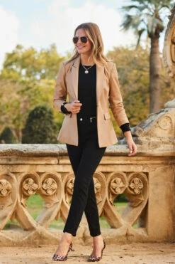 Tan Premium Faux Leather Blazer 11 Tan Premium Faux Leather Blazer -SOSANDAR Sales web 2309 13 a23op003bn0004 a20tk001bk0001 s23bd045bk0001 13 046