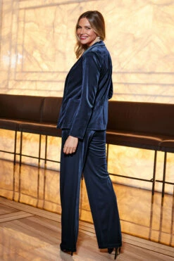 Midnight Blue Velvet Blazer 14 Midnight Blue Velvet Blazer -SOSANDAR Sales web 2309 67 a23bw018be0028 a23ow051be0028 67 141 rc