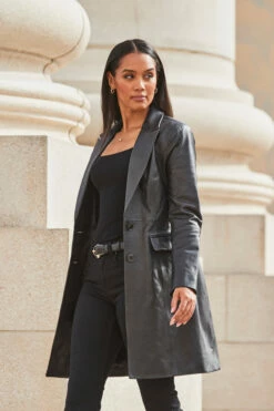 Black Premium Leather Longline Coat -SOSANDAR Sales web 2309 97 a23ol004bk0001 s21ac024blan010one 97 108