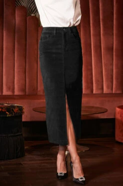 Black Velvet Pencil Skirt 9 Black Velvet Pencil Skirt -SOSANDAR Sales web 2309 98 a23tw082nl0006 a23sd003bk0001 98 146 1