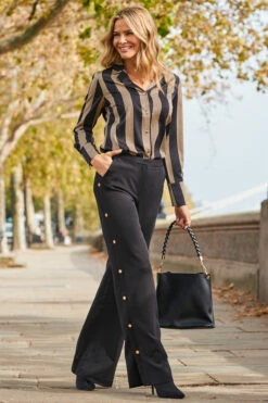 Black Faux Leather Twist Strap Detail Shoulder Bag -SOSANDAR Sales web 2310 16 a23tw104bkst01 a23bw051bk0001 16 025 2