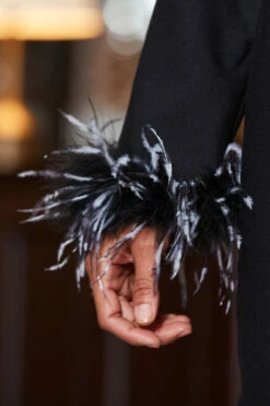 Black Keyhole Detail Feather Cuff Shift Dress -SOSANDAR Sales web 2310 17 a23dw064bk0001 17 135