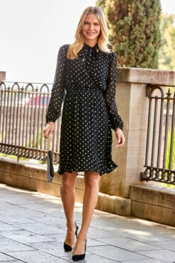 Black & Gold Metallic Spot Print Tie Neck Dress -SOSANDAR Sales web 28 s23dw002bksp01 050