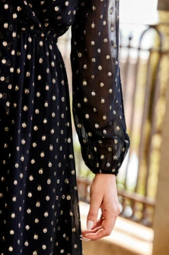 Black & Gold Metallic Spot Print Tie Neck Dress -SOSANDAR Sales web 28 s23dw002bksp01 179