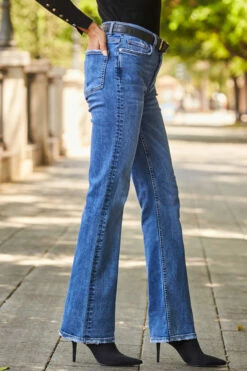 Mid Blue Raw Hem Kick Flare Jeans -SOSANDAR Sales web 34 a22bd015be0010 s22ow024rd0017 303