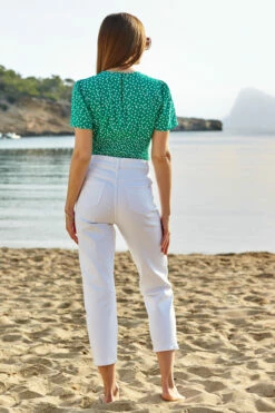 White Denim Cropped Straight Leg Jeans 11 White Denim Cropped Straight Leg Jeans -SOSANDAR Sales web 61 s22tw129grsp01 098 1