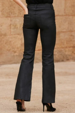 Black Coated Kick Flare Jeans -SOSANDAR Sales web 71 s23tw011grmm01 a22bd005bk0001 315 1 1