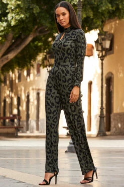 Khaki Green Animal Print Keyhole Detail Wide Leg Jumpsuit 10 Khaki Green Animal Print Keyhole Detail Wide Leg Jumpsuit -SOSANDAR Sales web 91 s23jj004khan01 051