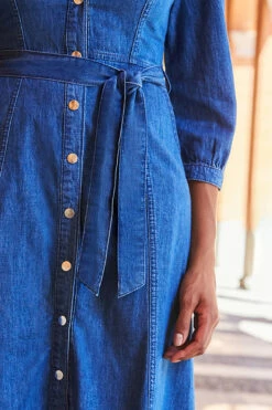 Mid Blue Popper Front Belted Denim Midi Dress 11 Mid Blue Popper Front Belted Denim Midi Dress -SOSANDAR Sales web 97 a22dd001be0010 042 rt