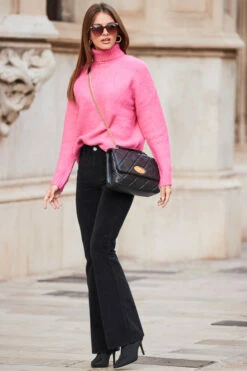 Black Faux Leather Quilted Clasp Detail Cross Body Bag 14 Black Faux Leather Quilted Clasp Detail Cross Body Bag -SOSANDAR Sales web rt 84 a22tk484pk0008 245 2