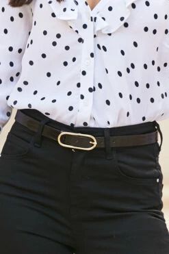 Chocolate Brown Croc Effect Leather Waist Belt With Gold Round Buckle 9 Chocolate Brown Croc Effect Leather Waist Belt With Gold Round Buckle -SOSANDAR Sales webcrop 16 s22tw009whsp 046